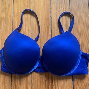 NWOT Body by Victoria full coverage lined royal blue bra w sparkle detail